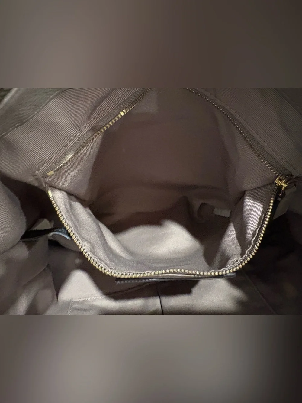 Marc Jacobs Pebbled Leather Hobo Shoulder Bag Neutral Taupe Gold Hardware EUC